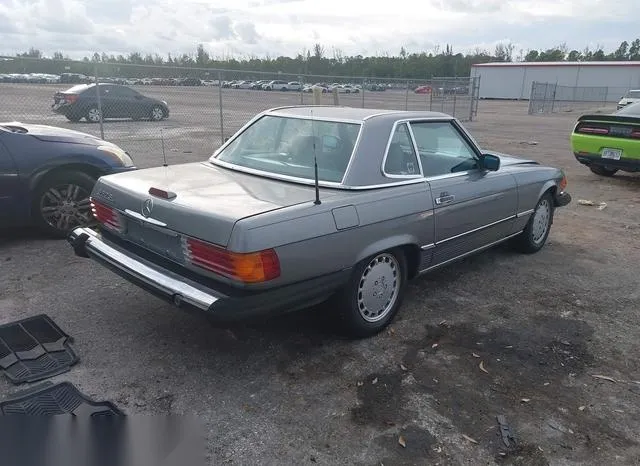 WDBBA48D5JA083746 1988 1988 Mercedes-Benz 560- SL 4