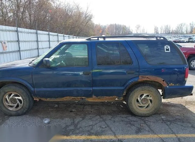 1GNDT13W812142513 2001 2001 Chevrolet Blazer- LT 6