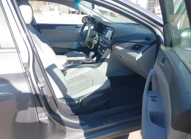 5NPE24AFXKH761456 2019 2019 Hyundai Sonata- SE 5