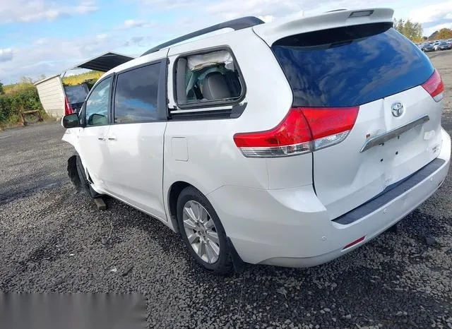 5TDDK3DC8BS021003 2011 2011 Toyota Sienna- Xle/Limited 3