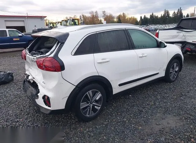 KNDCB3LC2N5542807 2022 2022 KIA Niro- Lxs 4