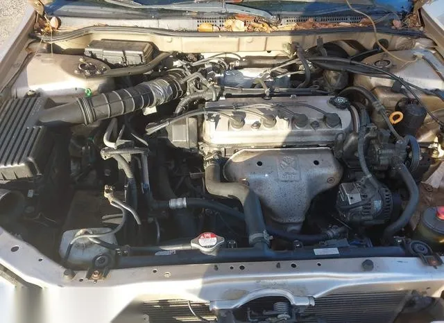 1HGCG5642YA105825 2000 2000 Honda Accord- 2-3 LX 10