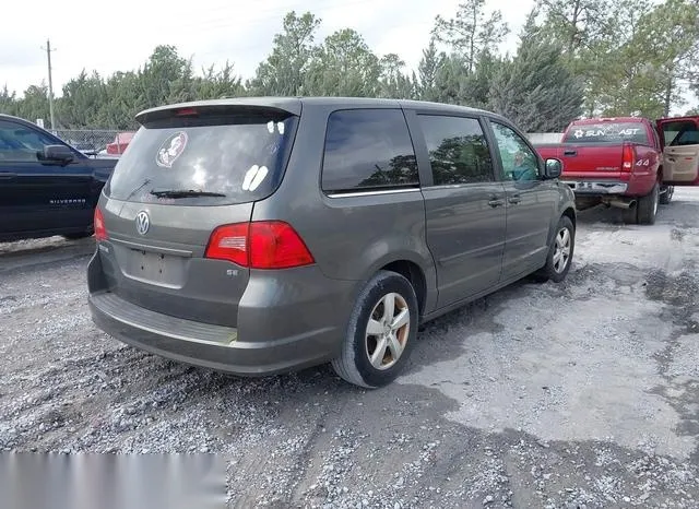 2V4RW3D1XAR272689 2010 2010 Volkswagen Routan- SE 4