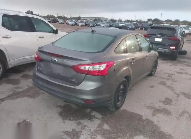 1FAHP3F2XCL381809 2012 2012 Ford Focus- SE 4