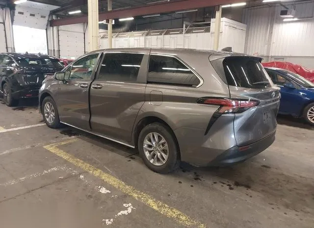 5TDYRKEC3NS091549 2022 2022 Toyota Sienna- Xle 3