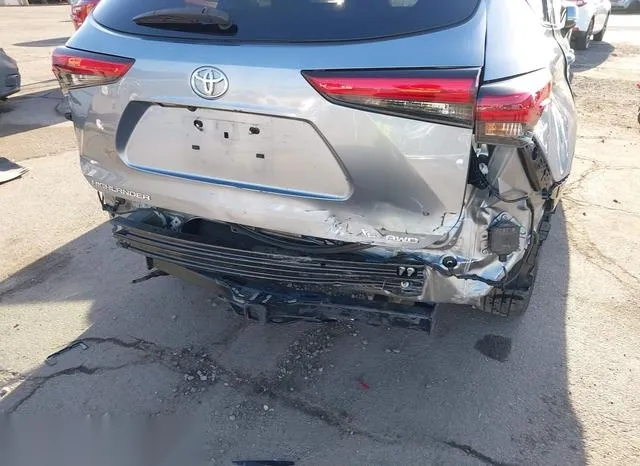 5TDHZRBH6MS095313 2021 2021 Toyota Highlander- Xle 6