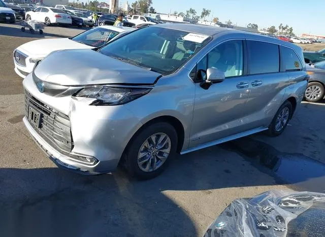 5TDYRKEC2MS065510 2021 2021 Toyota Sienna- Xle 2