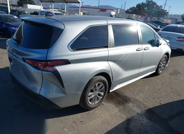 5TDYRKEC2MS065510 2021 2021 Toyota Sienna- Xle 4