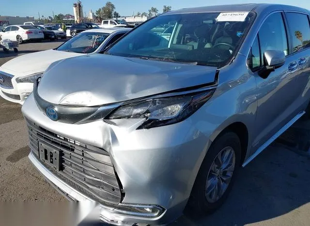 5TDYRKEC2MS065510 2021 2021 Toyota Sienna- Xle 6