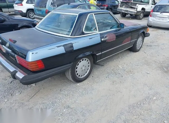 WDBBA48D7JA080119 1988 1988 Mercedes-Benz 560- SL 4