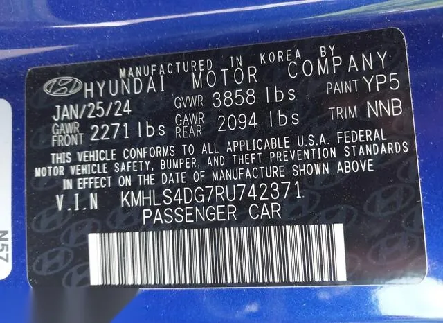 KMHLS4DG7RU742371 2024 2024 Hyundai Elantra- Sel 9