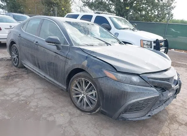 4T1G11AK6NU003031 2022 2022 Toyota Camry- SE 1