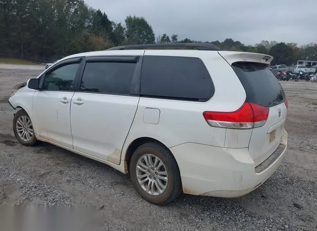 5TDYK3DC8ES446419 2014 2014 Toyota Sienna- Xle V6 8 Passenger 3