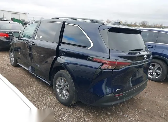 5TDJSKFCXRS132351 2024 2024 Toyota Sienna- Xle 3