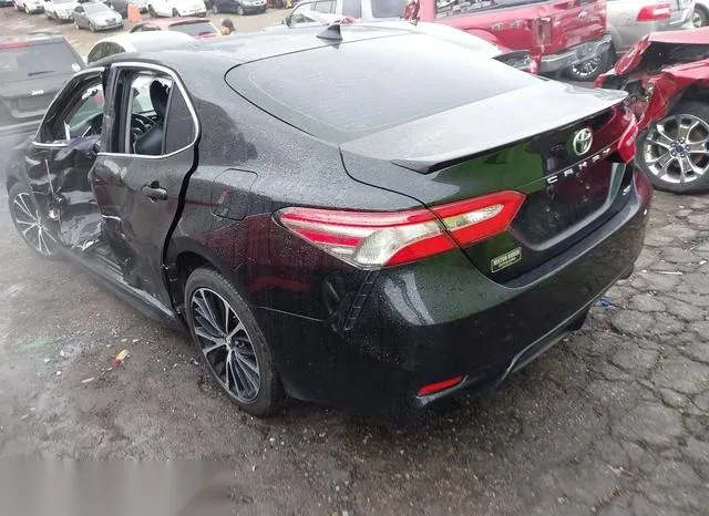 4T1B11HK1JU661754 2018 2018 Toyota Camry- SE 3