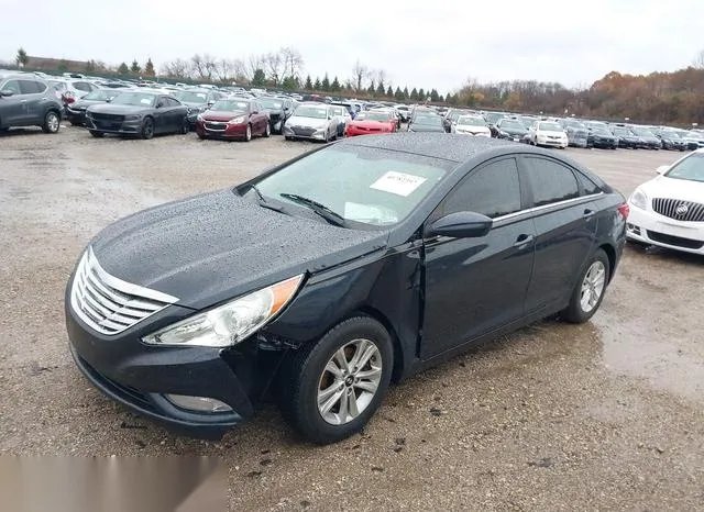 5NPEB4AC1CH399735 2012 2012 Hyundai Sonata- Gls 2