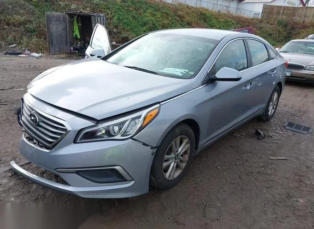 5NPE24AF4HH502051 2017 2017 Hyundai Sonata 2