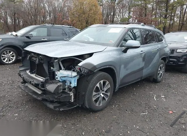 5TDGZRBHXMS066313 2021 2021 Toyota Highlander- Xle 2