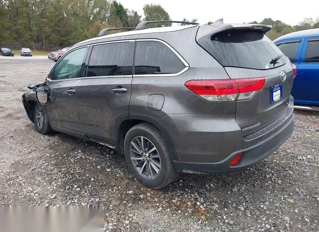 5TDKZRFH2JS541341 2018 2018 Toyota Highlander- Xle 3