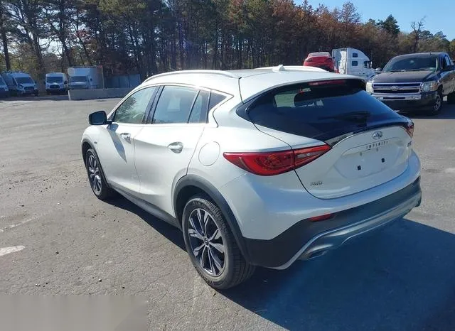 SJKCH5CR1JA047964 2018 2018 Infiniti QX30- Base 3