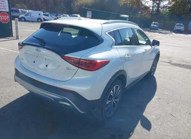 SJKCH5CR1JA047964 2018 2018 Infiniti QX30- Base 4