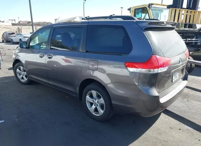 5TDKK3DC3DS301552 2013 2013 Toyota Sienna- Le V6 8 Passenger 3