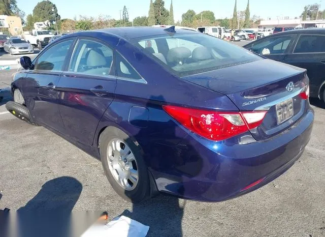 5NPEB4ACXCH373201 2012 2012 Hyundai Sonata- Gls 3