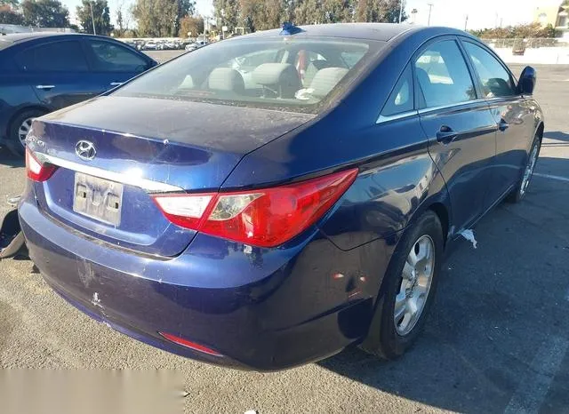 5NPEB4ACXCH373201 2012 2012 Hyundai Sonata- Gls 4