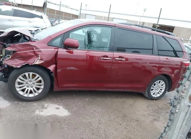 5TDYK3DC4FS562945 2015 2015 Toyota Sienna- Xle 8 Passenger 3