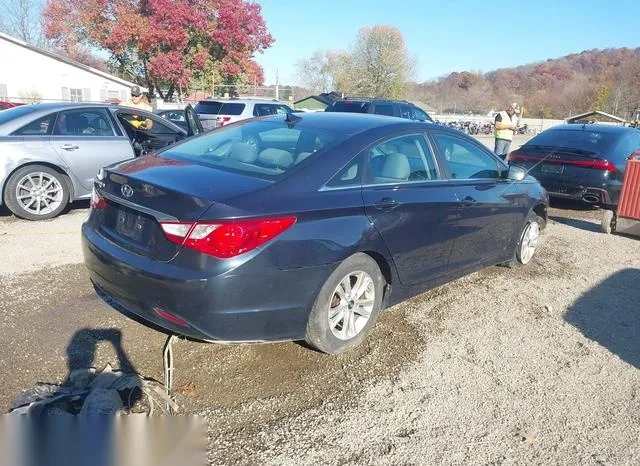 5NPEB4AC4DH657943 2013 2013 Hyundai Sonata- Gls 4