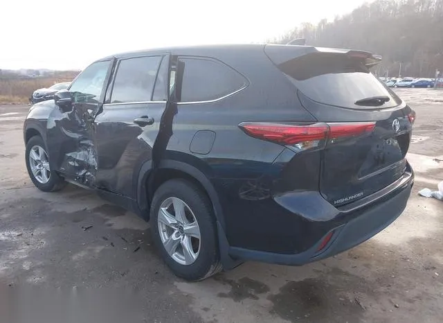 5TDBZRBH3NS586218 2022 2022 Toyota Highlander- LE 3