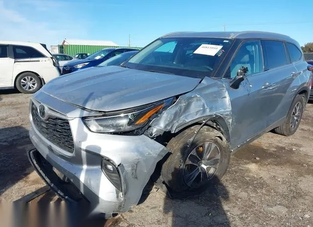 5TDHZRAH4NS553708 2022 2022 Toyota Highlander- Xle 6