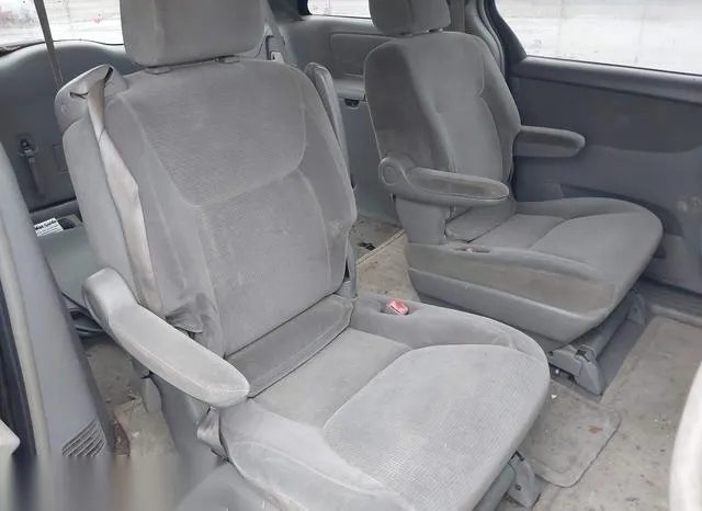 5TDZA23CX4S174733 2004 2004 Toyota Sienna- LE 8