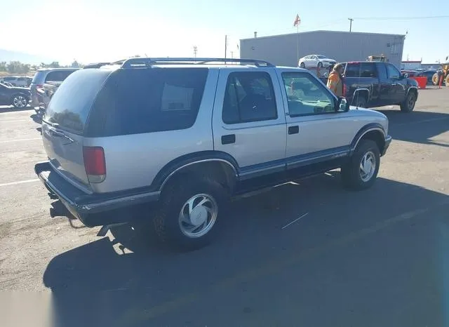 1GNDT13W6T2136535 1996 1996 Chevrolet Blazer 4