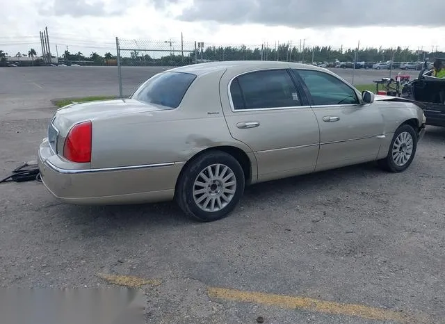 1LNHM81W74Y656854 2004 2004 Lincoln Town Car- Signature 4