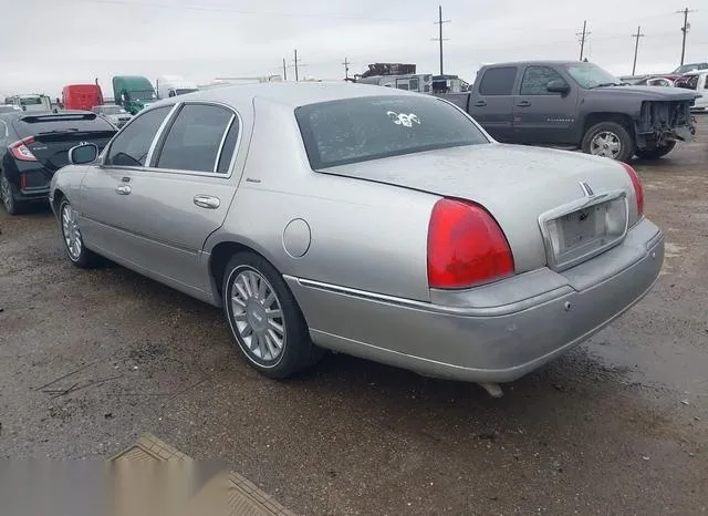 1LNHM81W33Y629987 2003 2003 Lincoln Town Car- Executive 3