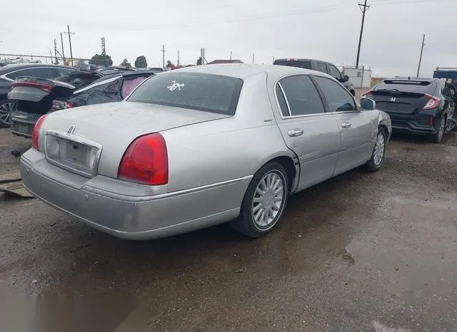 1LNHM81W33Y629987 2003 2003 Lincoln Town Car- Executive 4