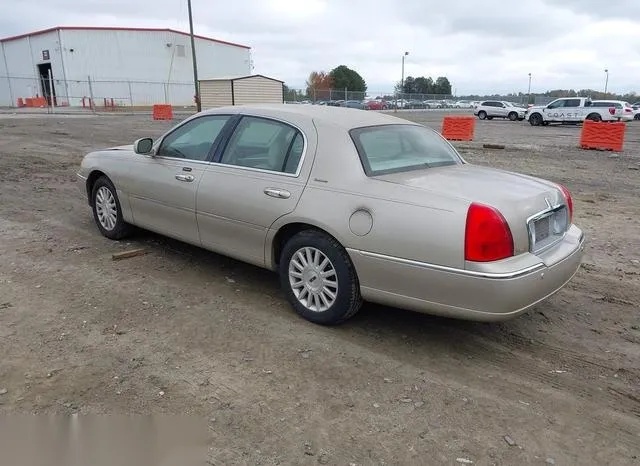 1LNHM81W14Y653660 2004 2004 Lincoln Town Car- Signature 3