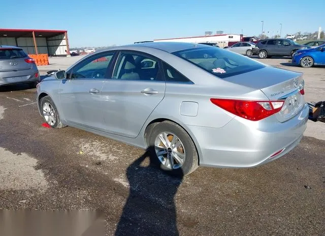 5NPEB4ACXBH136769 2011 2011 Hyundai Sonata- Gls 3