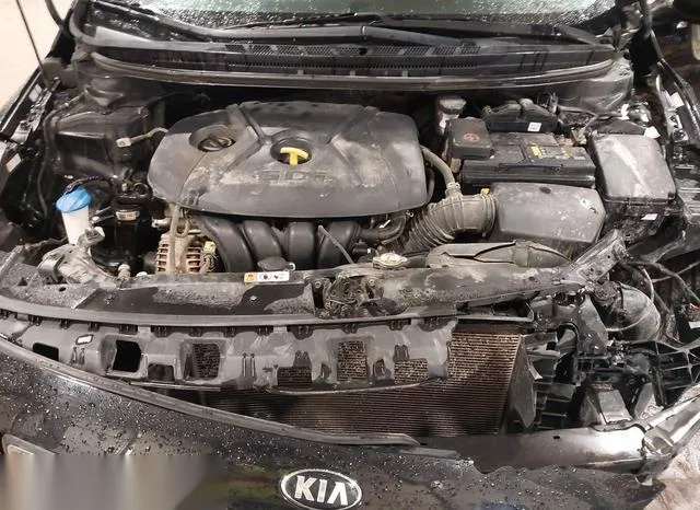 KNAFK5A82H5705075 2017 2017 KIA Forte- LX 10