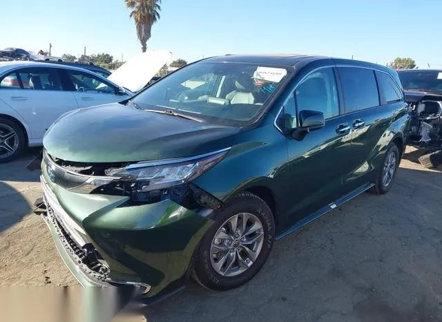 5TDYRKEC8NS099453 2022 2022 Toyota Sienna- Xle 2