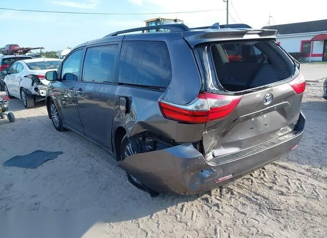 5TDYZ3DC0LS058657 2020 2020 Toyota Sienna- Xle 3