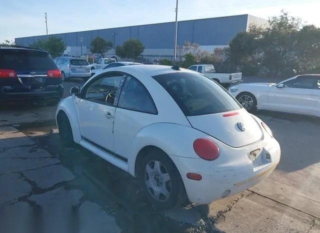 3VWCC21C9XM401575 1999 1999 Volkswagen New Beetle- Gls 3