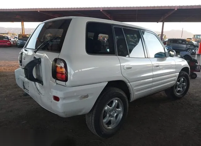 JT3GP10V6Y7065695 2000 2000 Toyota RAV4 4