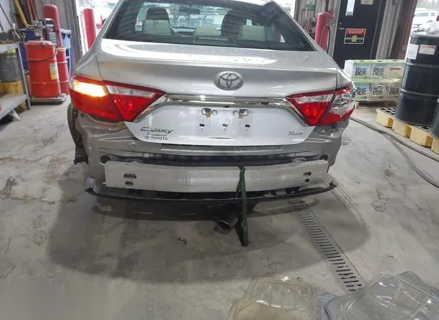 4T1BF1FK7HU686303 2017 2017 Toyota Camry- Xle 6