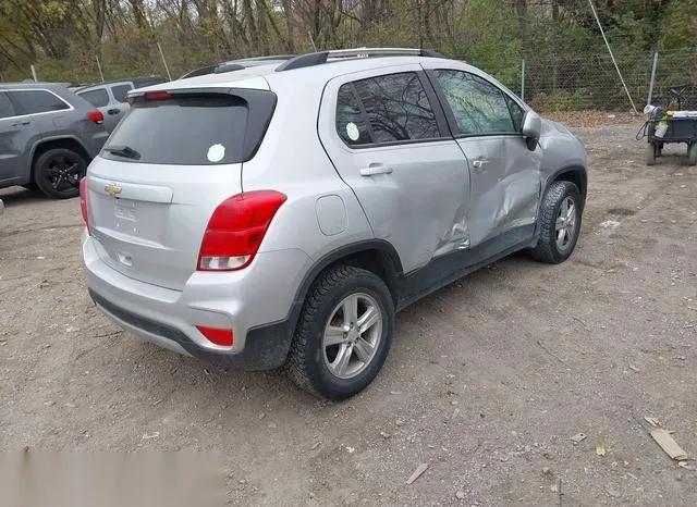 KL7CJPSM2MB361093 2021 2021 Chevrolet Trax- Awd Lt 4