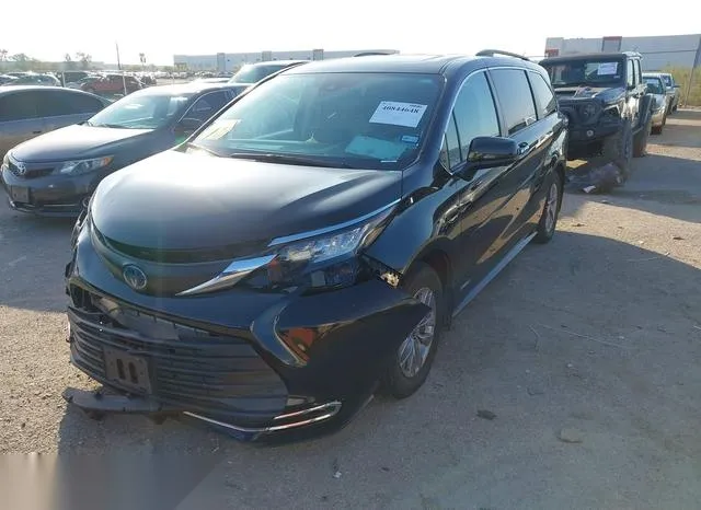 5TDYRKECXMS068719 2021 2021 Toyota Sienna- Xle 2