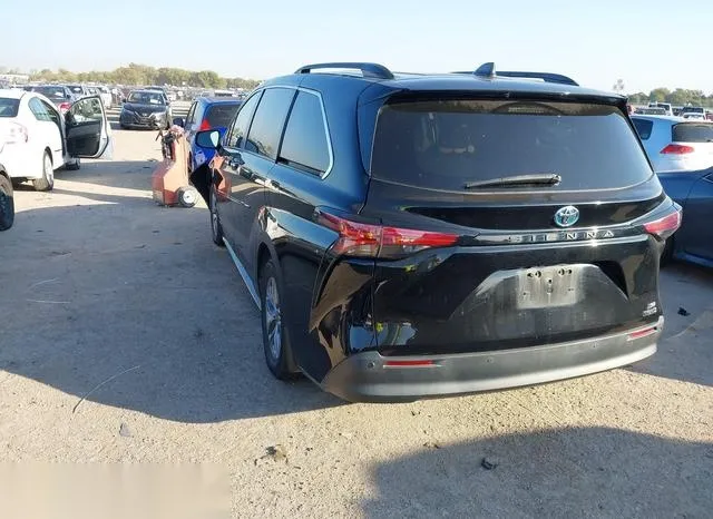 5TDYRKECXMS068719 2021 2021 Toyota Sienna- Xle 3