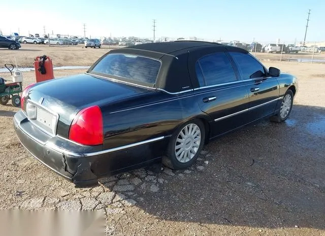 1LNHM82W23Y620390 2003 2003 Lincoln Town Car- Signature 4