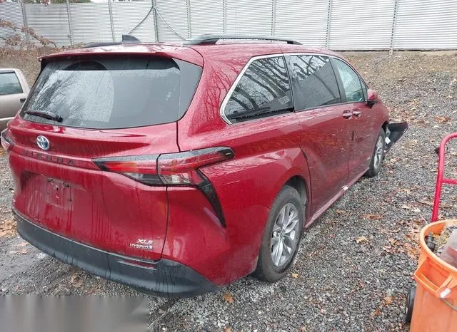 5TDJSKFCXMS014664 2021 2021 Toyota Sienna- Xle 4